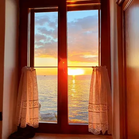 Apartment In Mit Terrasse Und Meerblick