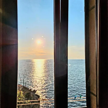 Apartment In Mit Terrasse Und Meerblick