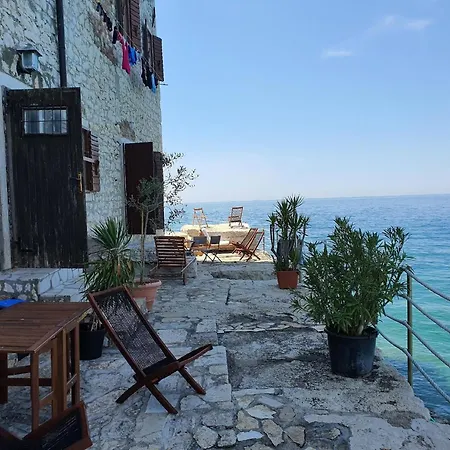 Apartment In Mit Terrasse Und Meerblick